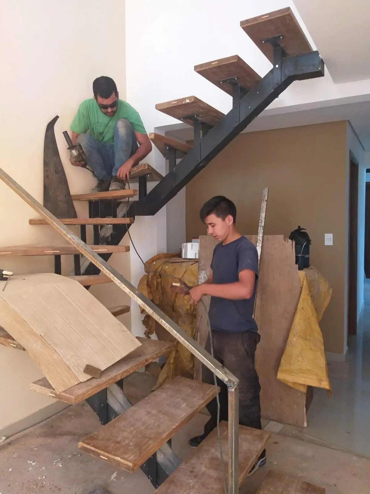 Herrería - Escalera residencial con madera